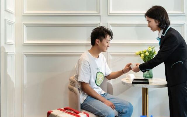 Xana Hotelle(Shenzhen futian shangmeilin subway station)