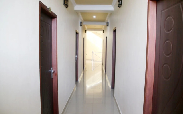 OYO 23423 Hotel Malabar Palace