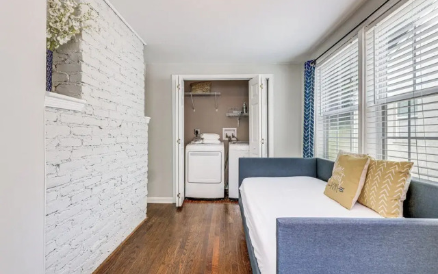 Pet-friendly Home w/ Hot Tub in Atlanta!