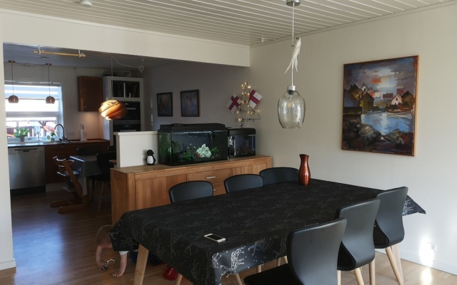 Rose Cottage 102m2 Torshavn with Parking — фото 3