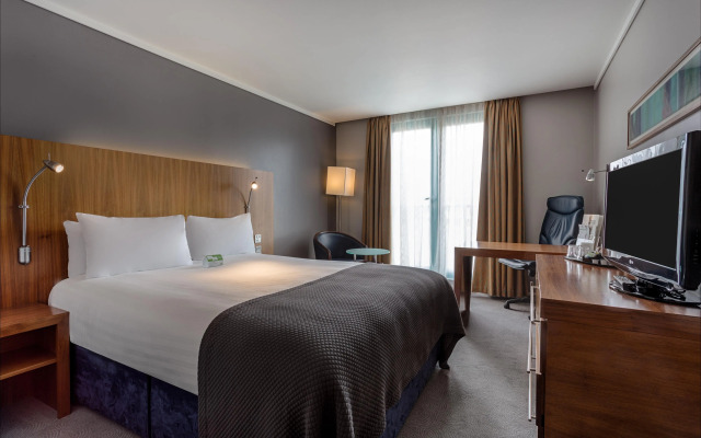 Holiday Inn London Camden Lock by IHG