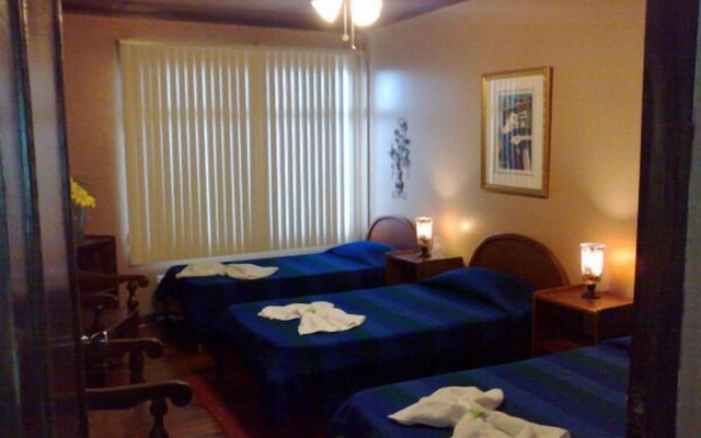 Charly's Place Hotel