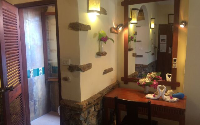 Chaluenxay Villa