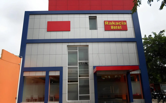 RedDoorz Plus @ Jalan Pemuda Jakarta