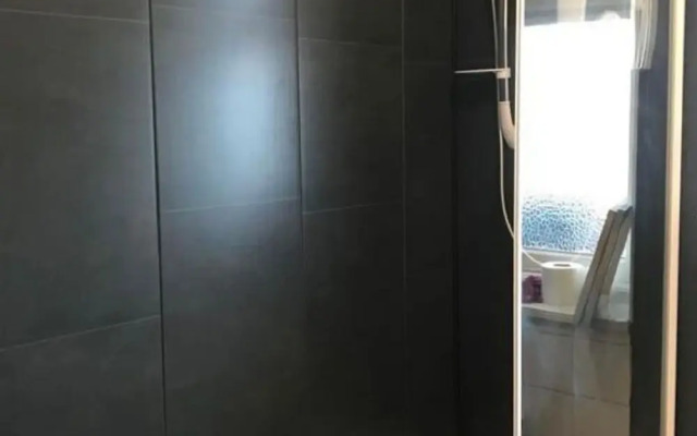 Chic Holiday Home in Manchester near Sheen Gardens
