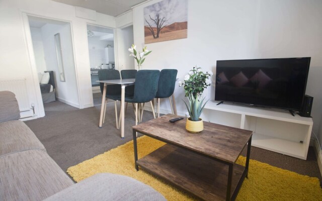 Short Stay Bristol - Freelands Front Apartment