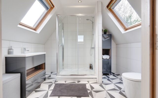 Brook Barn with Sauna & Hot Tub