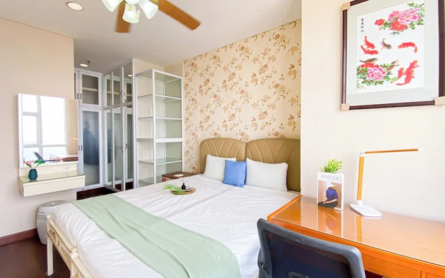 Modern Look 2Br At Lucky Tower Residence Apartment