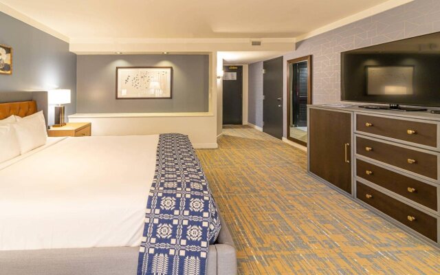 Williamsburg Lodge, Autograph Collection