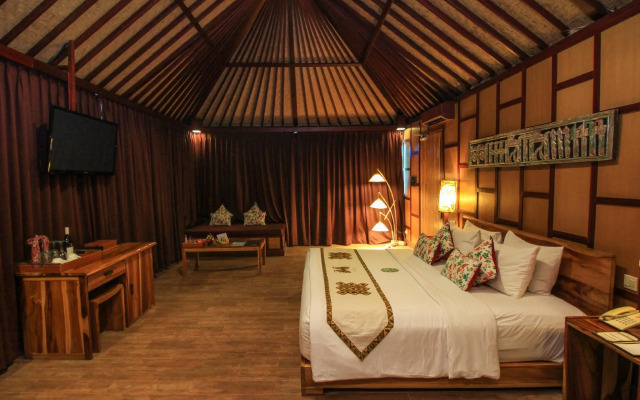 Kupu Kupu Jimbaran Beach Club & Spa by Loccitane