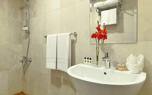 Nour Al Thuria Hotel