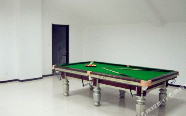 Jiayi Hotel (Qufu Yingbin Road Sankong Scenic Area)