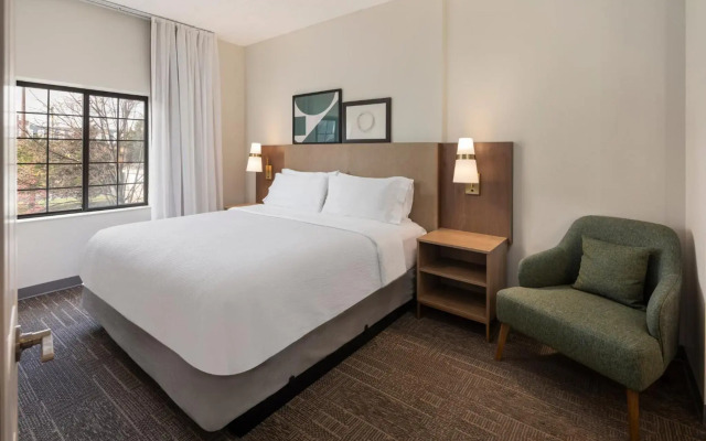 Staybridge Suites MPLS-Maple Grove/Arbor Lakes by IHG