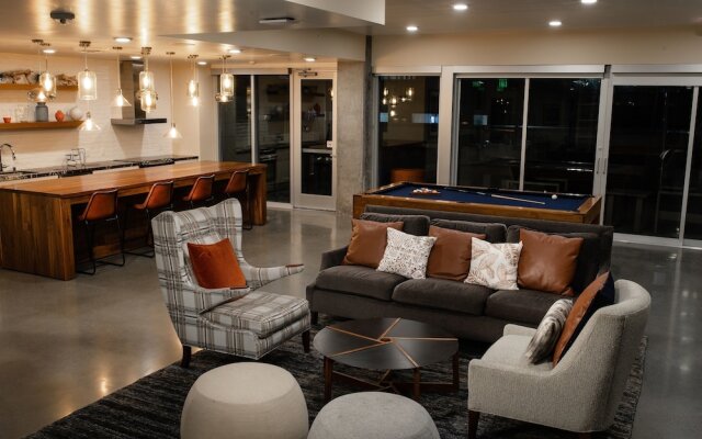 Domicile Suites at Mark on 8th