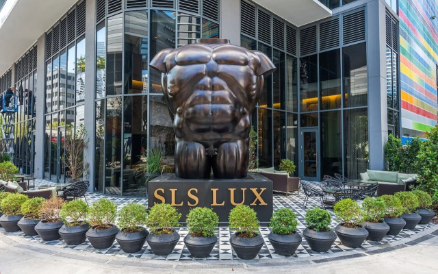 SLS LUX Brickell