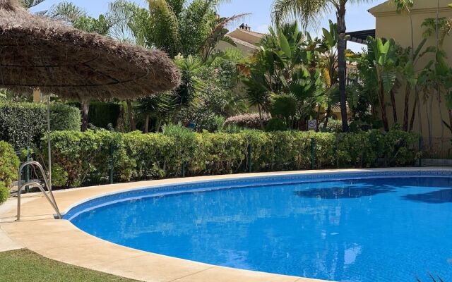 TGS & RUMEX Suites Banus