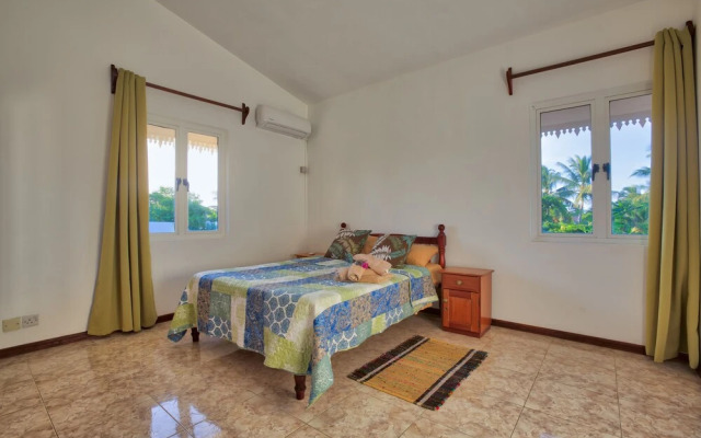 Hibiscus Villa - 5 Rooms