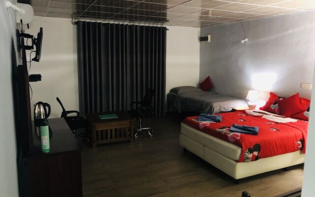 This Is It Airport Hotel and Restaurant