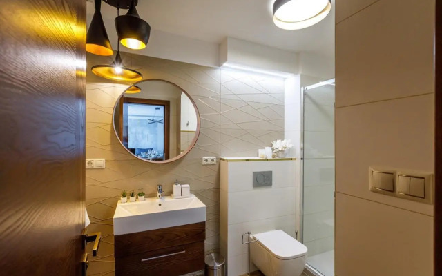 Royal Cafe Apartman