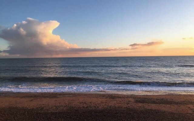 Spacious Central Hove Beach Flat