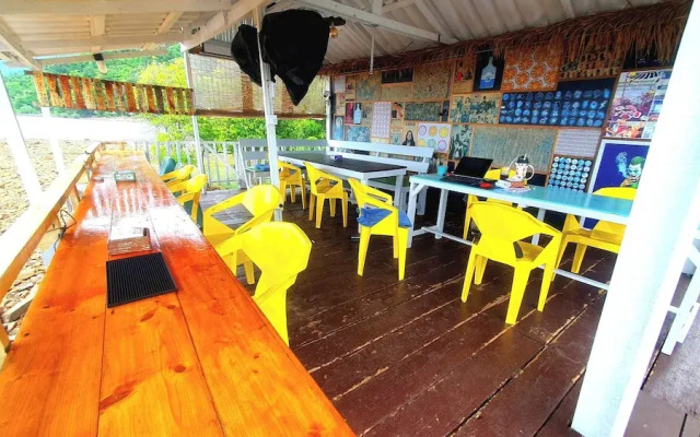 Bailan Hut Resort & Restaurant