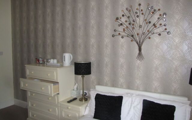 Ashmira Guest House