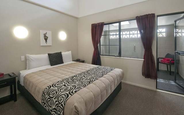 Sport of Kings Motel