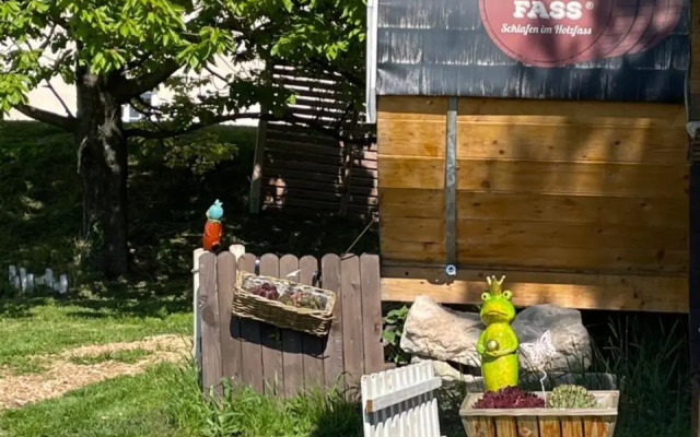 Schlaffass - Schlafen im Holzfass Thallern