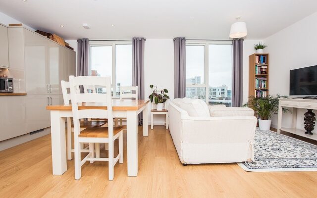 Flat With Roof Terrace in Central London
