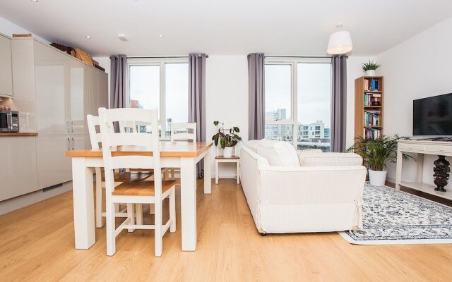 1 Bedroom Flat With Roof Terrace in Central London