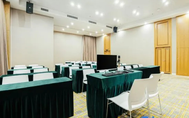 Vienna International Hotel (Zhaotong Wuyue Plaza)