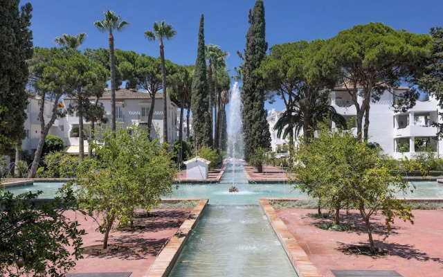 3 Bedroom, 3 Bathroom Beachside Apartment