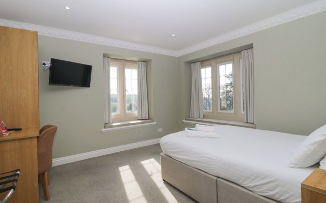 Harcombe House Rooms - First Floor Double