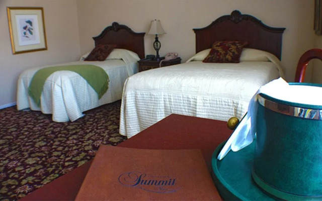 The Historic Summit Inn