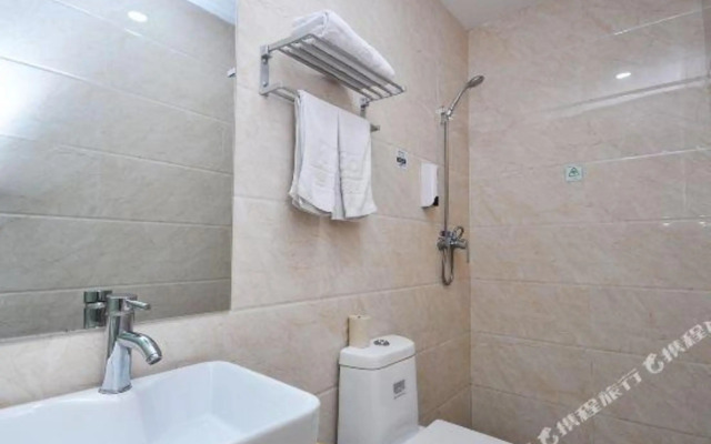 100 Inn Liangpin Hotel (Nanjing Jiangning Higher Education Mega Center Transportation College Subway Station)