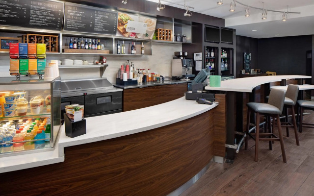 Courtyard by Marriott Houston Rice University