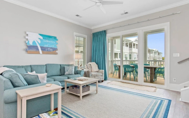 Luxury Beach Condo 5 Min Walk to Beach Shops