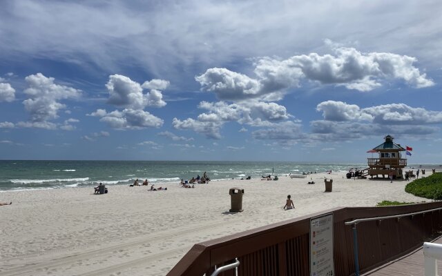 Areia Azul Aparts Miami