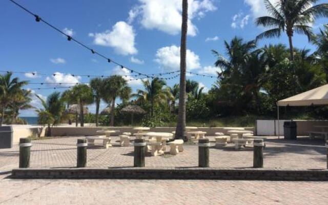 Beach Haus Key Biscayne Contemporary Apartments