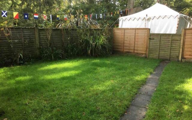 Bright and spacious annex near Lymington with private garden