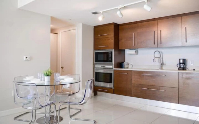 Luxury 1 BR Higher Penthouse Icon Brickell