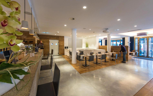 Bayer 89 Vi Vadi Hotel