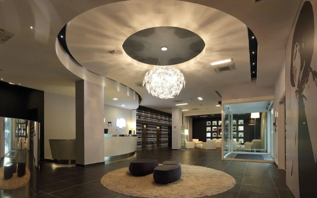 Holiday Inn Milan Nord Zara by IHG