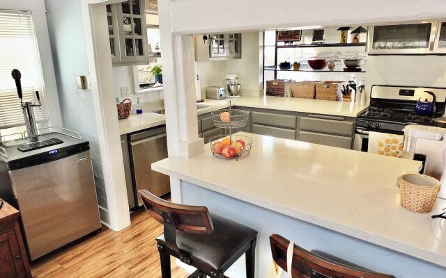 Park Avenue Beach Paradise Chic & Secluded 4 BDR