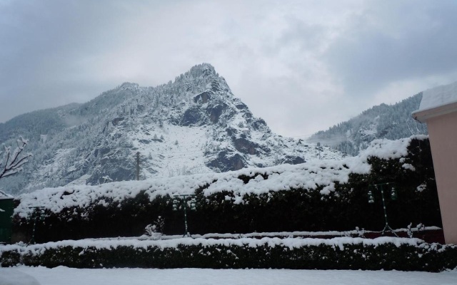 Sterling Manali
