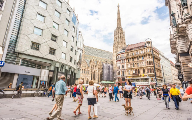 Prater Balcony Suite by ichbucheAT