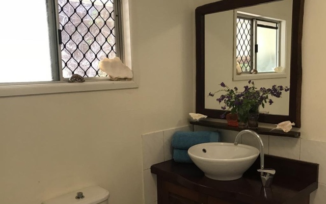Daintree Secrets Rainforest Sanctuary – Bathroom – Diwan