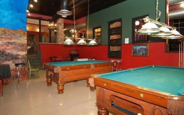 Emerald Crown Hotel