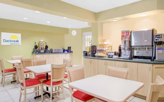 Days Inn by Wyndham Hilton Head