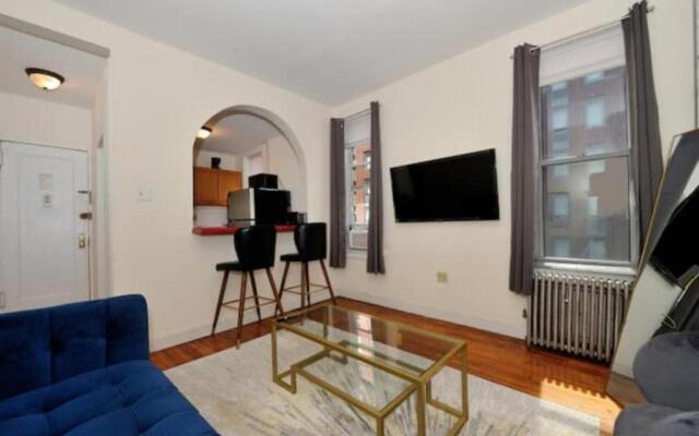 Cozy 1BR Apartment on Upper E Side